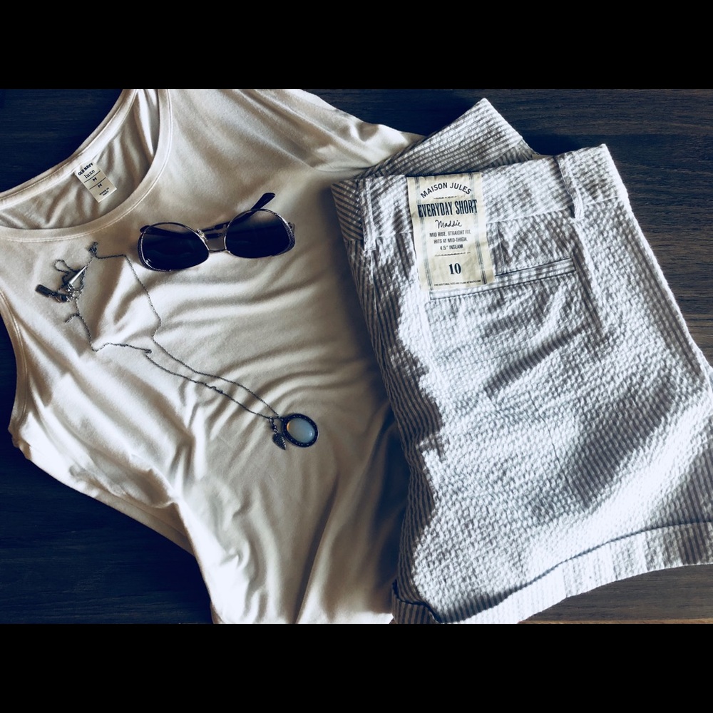 **NWT** thE EVERYDAY shoRt💜🌻